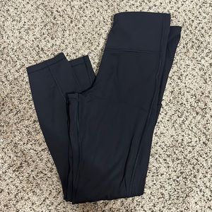 Athleta Ultimate Stash Pocket 7/8 legging size small
